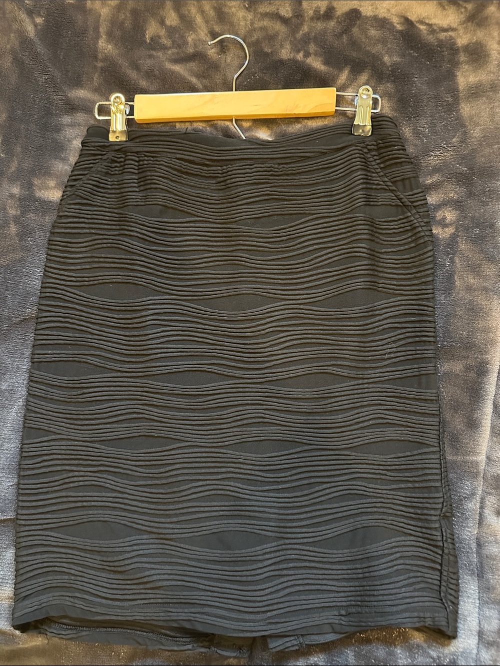 Spense Black Wave-Textured Pencil Skirt